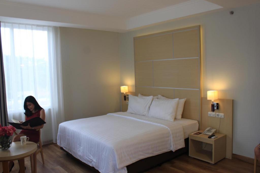 Horison Hotel Сукабуми Екстериор снимка