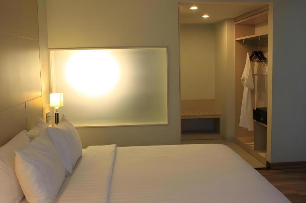 Horison Hotel Сукабуми Екстериор снимка