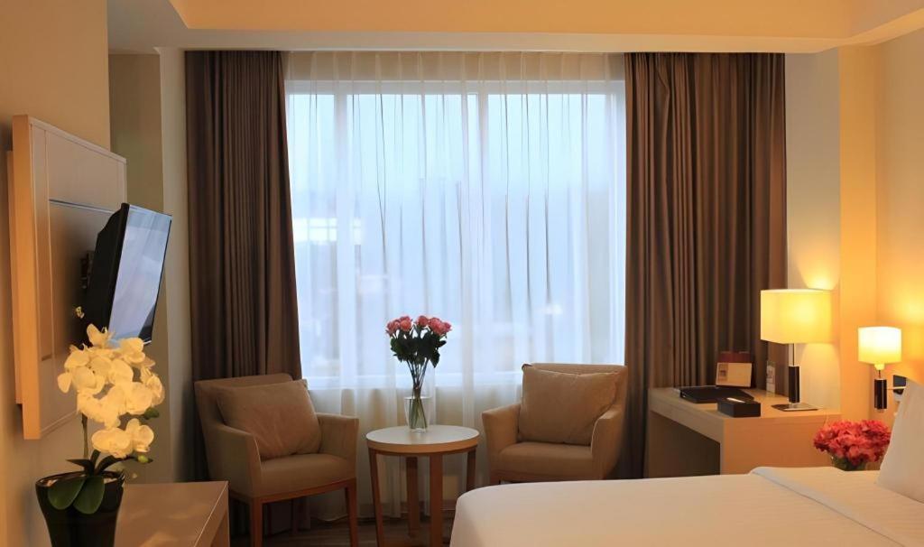 Horison Hotel Сукабуми Екстериор снимка