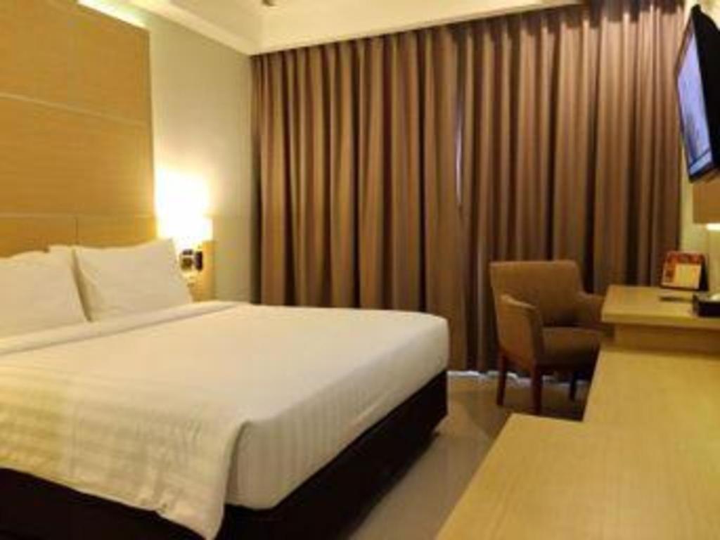Horison Hotel Сукабуми Екстериор снимка