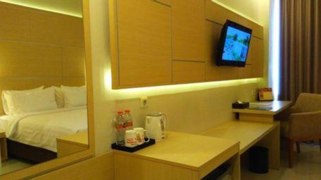 Horison Hotel Сукабуми Екстериор снимка