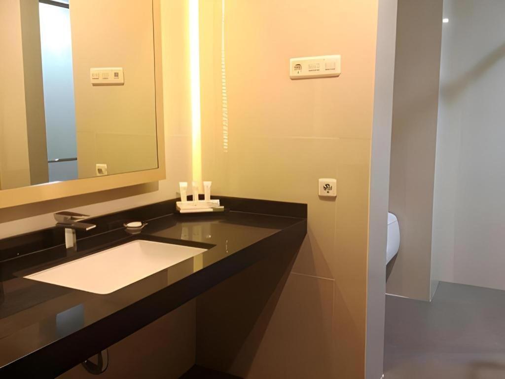 Horison Hotel Сукабуми Екстериор снимка