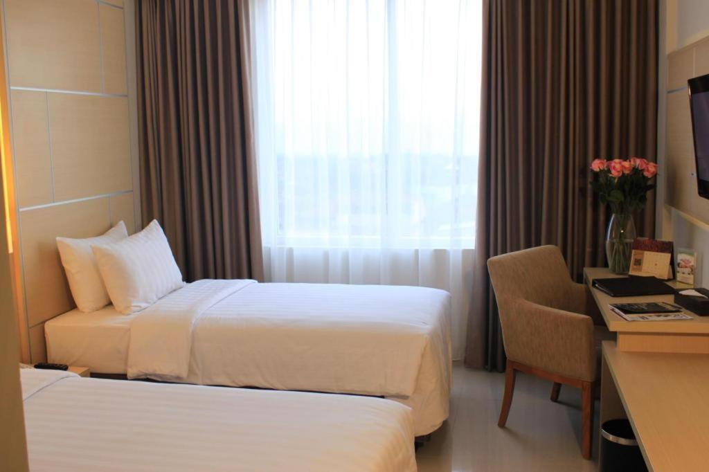 Horison Hotel Сукабуми Екстериор снимка