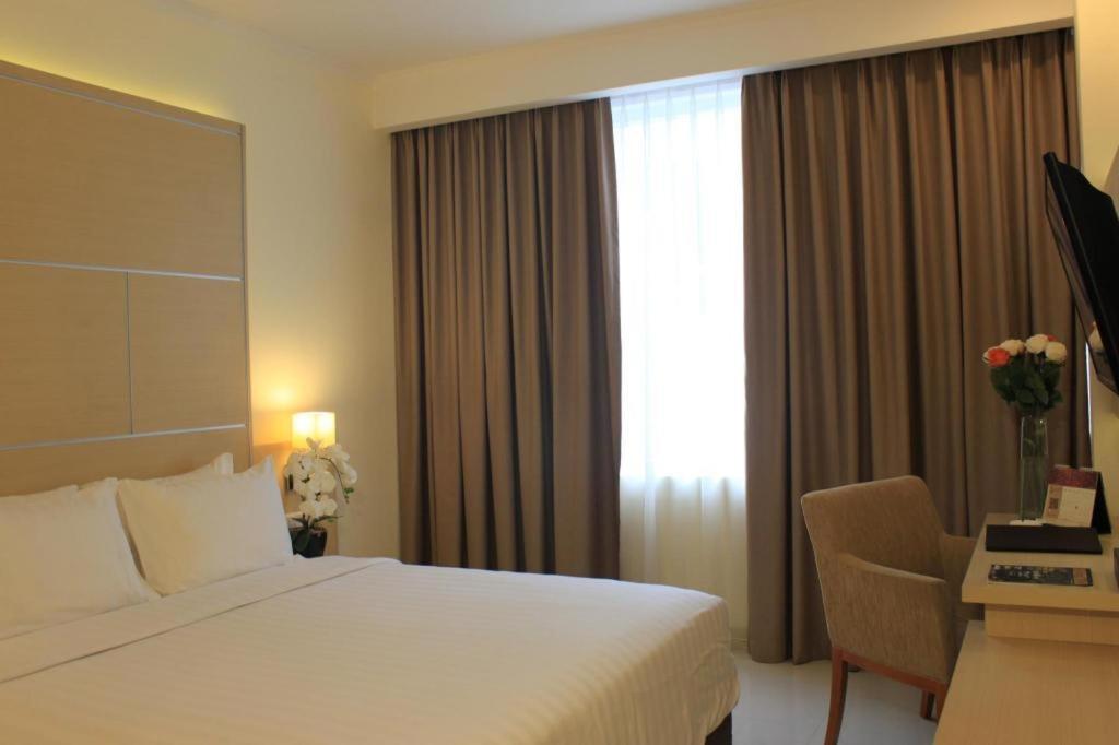 Horison Hotel Сукабуми Екстериор снимка