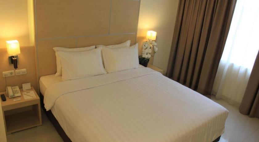 Horison Hotel Сукабуми Екстериор снимка