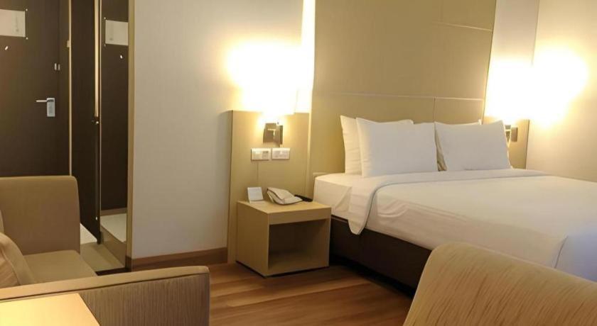 Horison Hotel Сукабуми Екстериор снимка