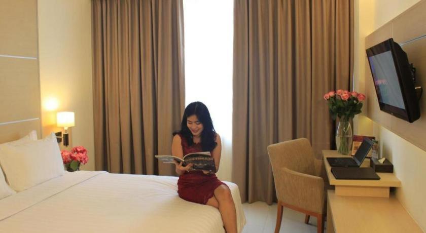 Horison Hotel Сукабуми Екстериор снимка