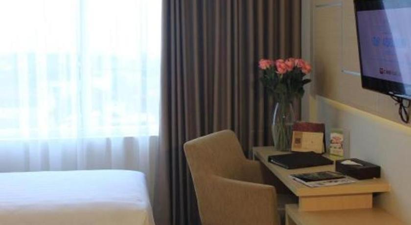 Horison Hotel Сукабуми Екстериор снимка