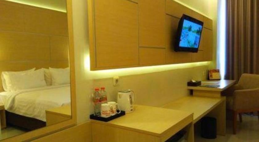 Horison Hotel Сукабуми Екстериор снимка