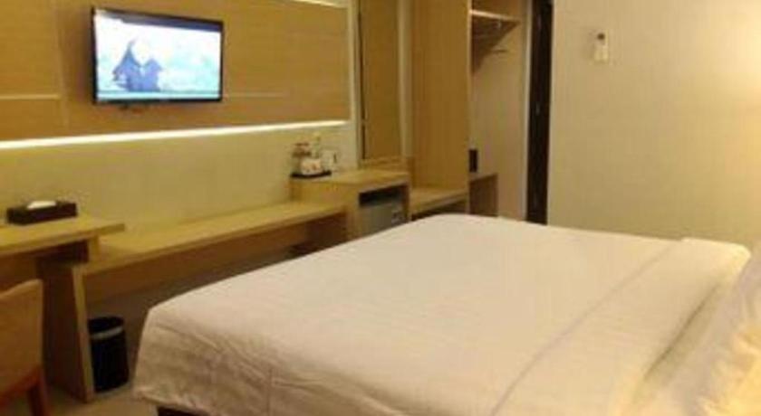 Horison Hotel Сукабуми Екстериор снимка